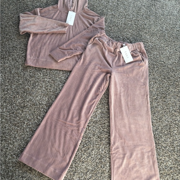 Tavi Ribbed Lounge Set - Picture 2 of 9